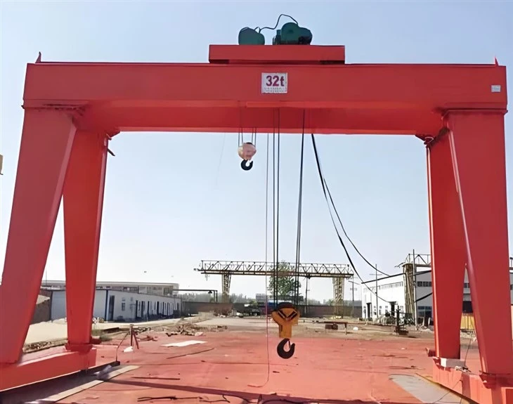 Double Girder Gantry Crane With Lifting Electric Hoist Winch Warehouse factory